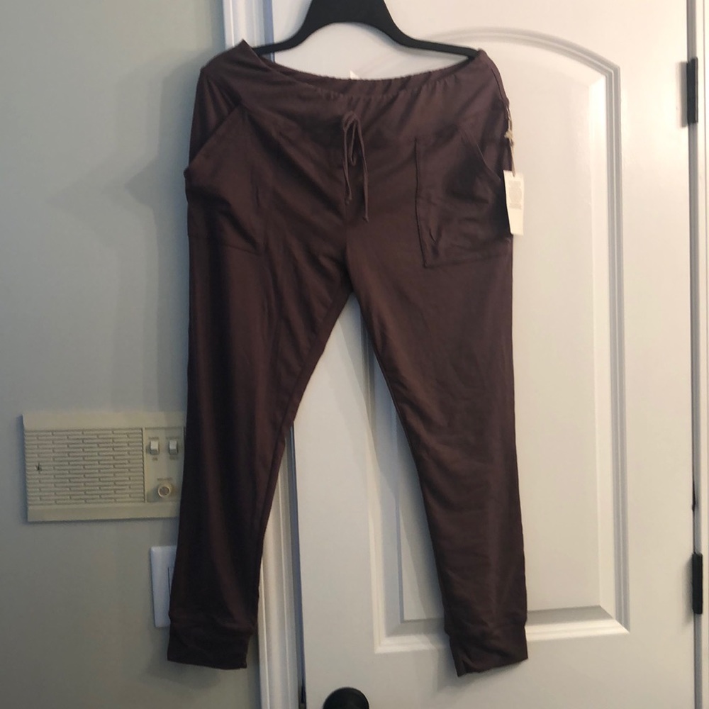 NWT Sz L Grace and Lace loggers